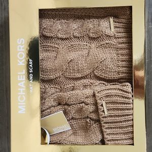 Michael Kors Hat and Scarf Set in Gold gift box